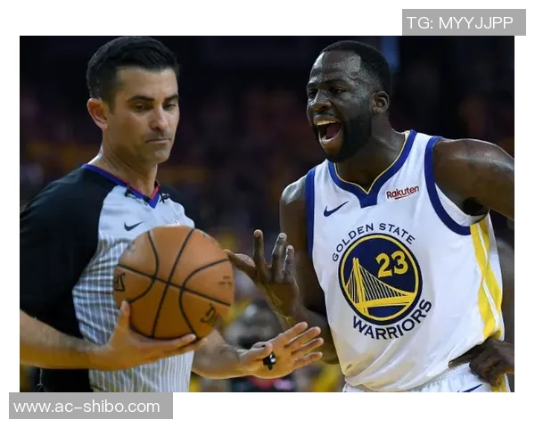 恩比德因误判举手示意裁判却连走九步引发争议瞬间